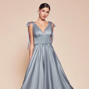 NEW FORMAL SLEEVELESS SATIN MIDI GOWN W/ TIE STRAPS & GATHERED WAISTLINE CD 7499